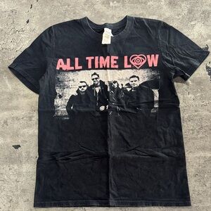 Gildan Black and Pink Graphic Tee